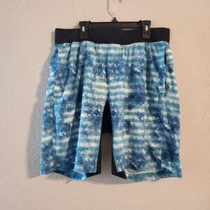 Lululemon Men’s Lined Shorts 9"with drawstring size large